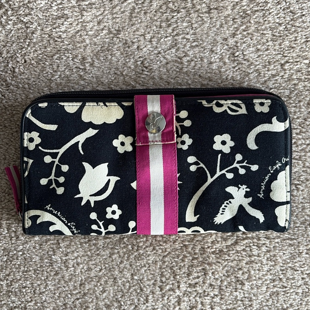 American Eagle Outfitters Oversized Wallet